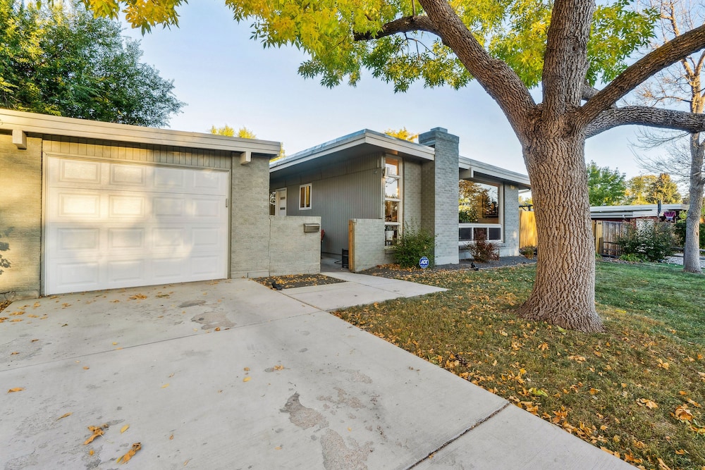Lovely Centennial Home - 1 Mi to Southglenn Mall! view 3