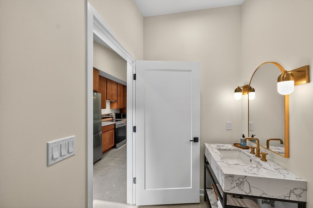 500 House - Unit A 1 Bedroom Townhouse