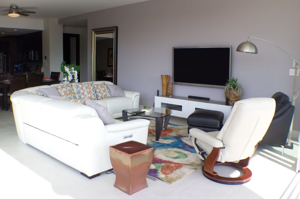 CR Luxury Los Sueños Condos
