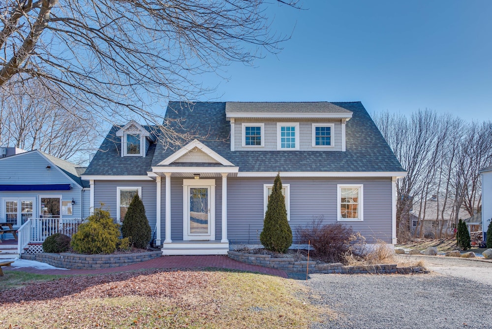 Downtown Ogunquit Home: 1 Mi to Beach! view 2