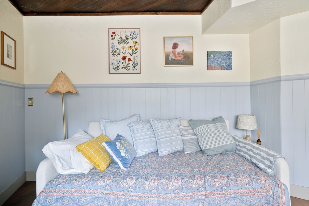 Family Getaway: 'foxwood Cottage' in Star Valley!