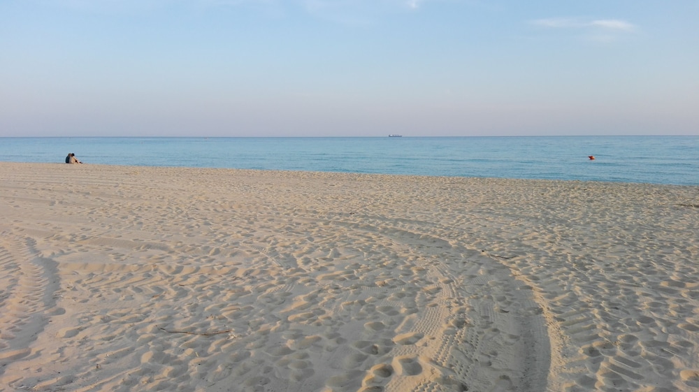 Morello Beach Hotel