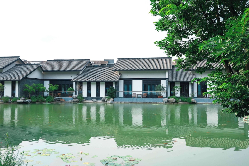 MOONRISE HOTELS & RESORTS