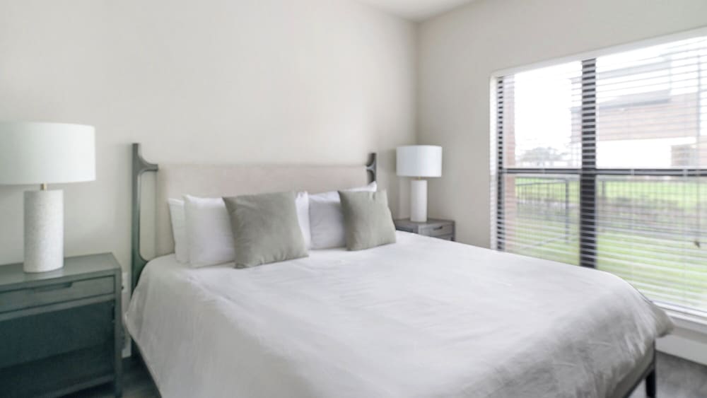 Landing Apartments - Grand Harbor