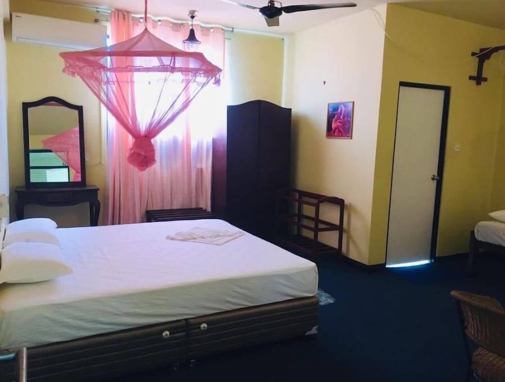 Sana's Beach Guesthouse and Restaurant view 5