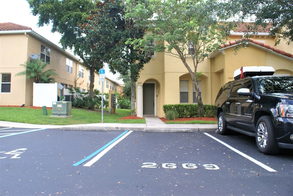 Alamo Vacation Townhomes