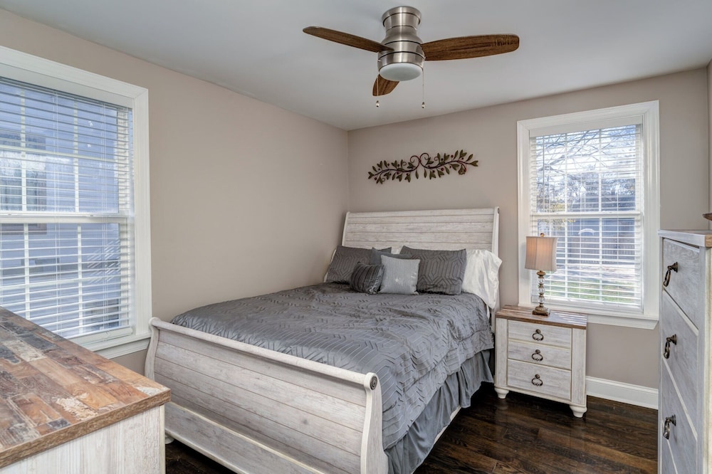 Five Points Bungalow view 4