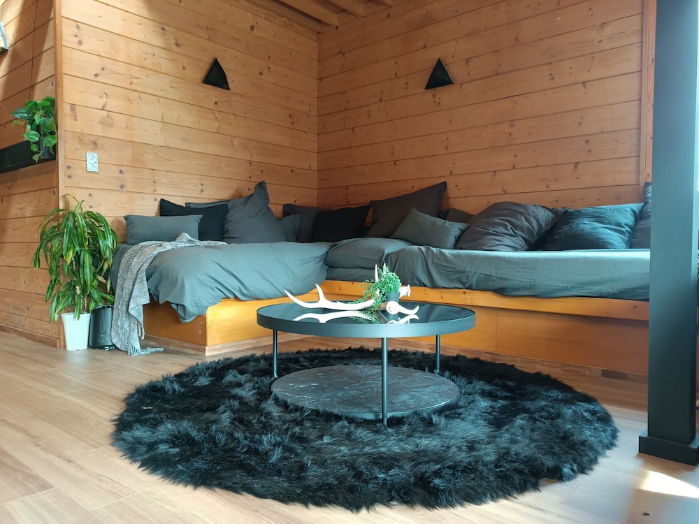 Hooting Owl Lodge