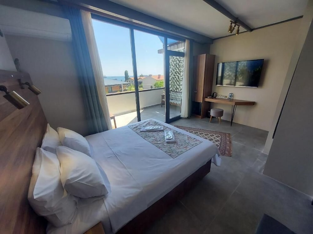 Queen Seagull Boutique Hotel