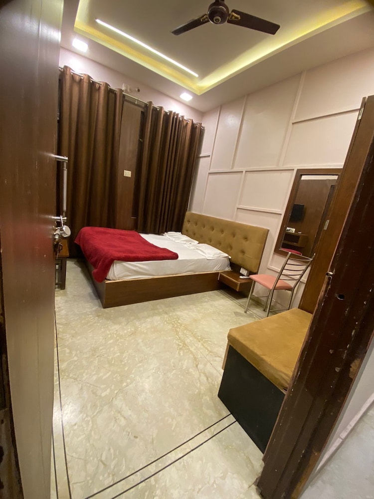 S.K. Plaza Hotel