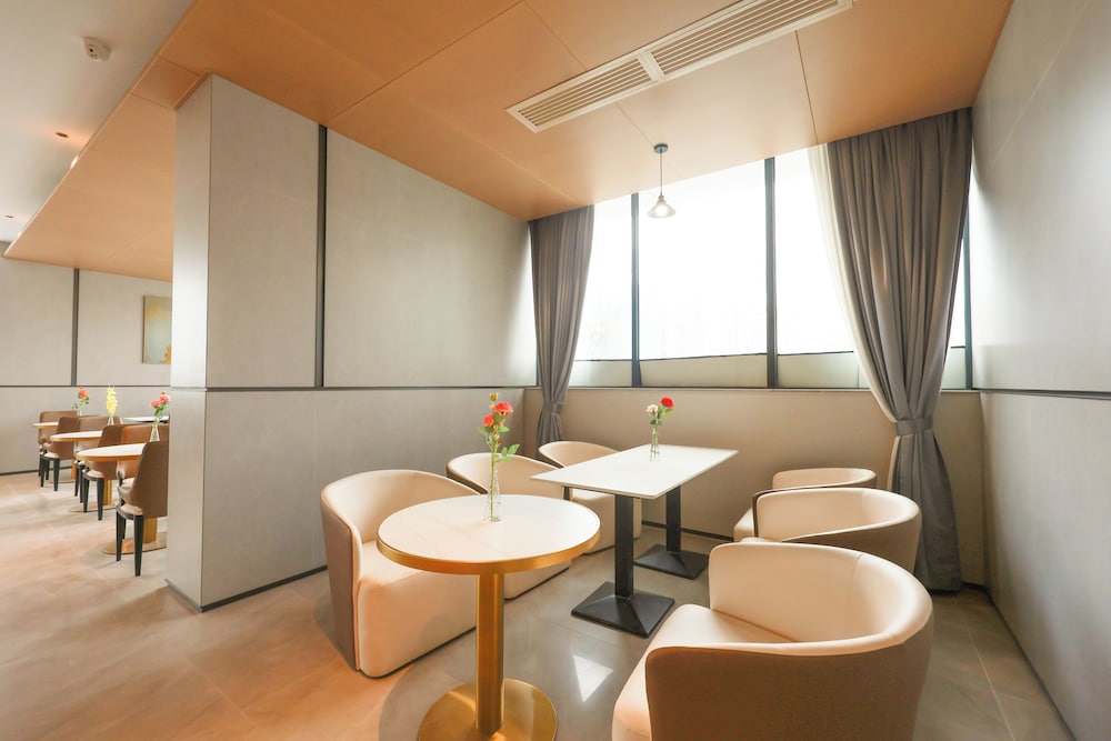 ECHIC Mercure (Guangzhou Baoneng Performing Arts Center Luogang Wanda Plaza)