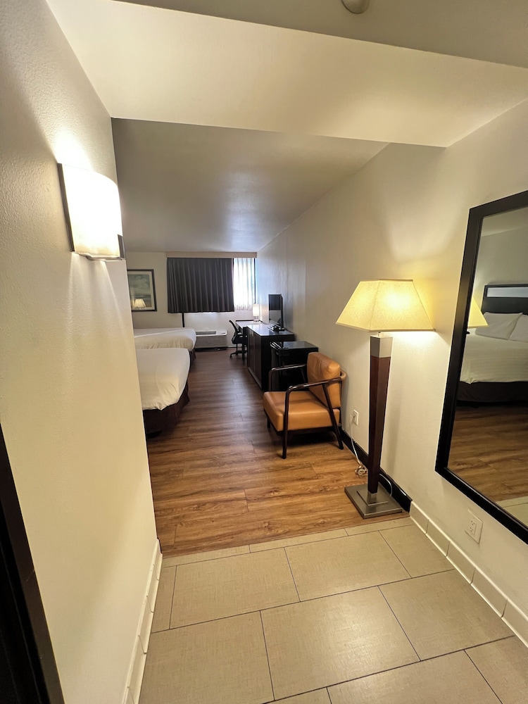Alhambra Hotel