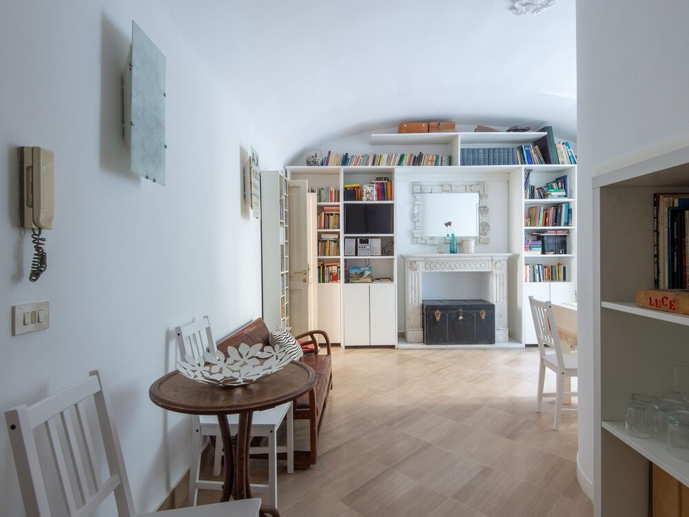 Esquilno Garden Apartment