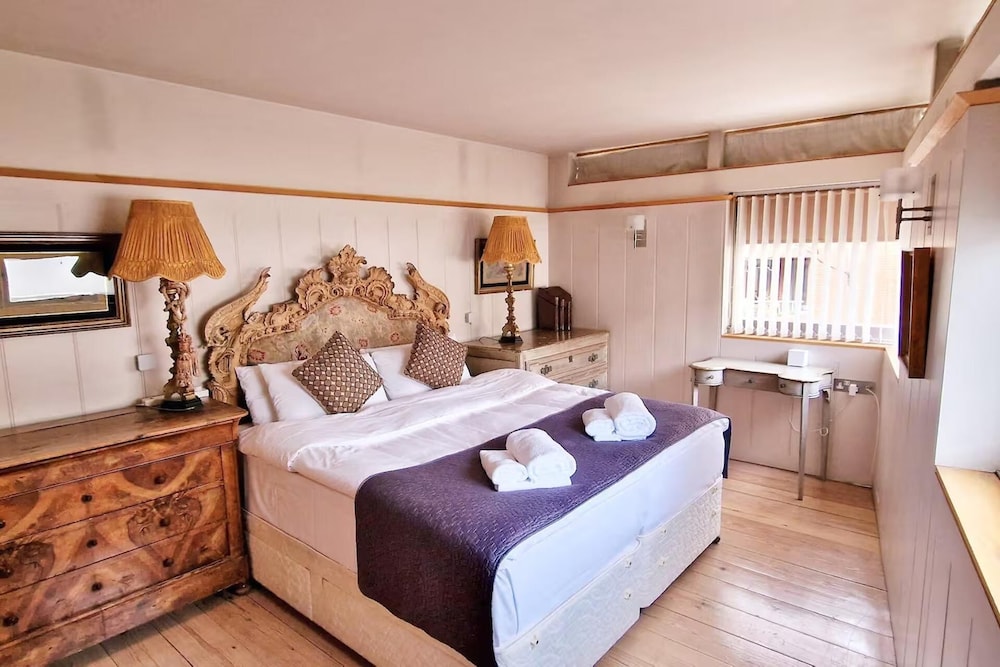 118 A Perfect Blend of Charm and Luxury