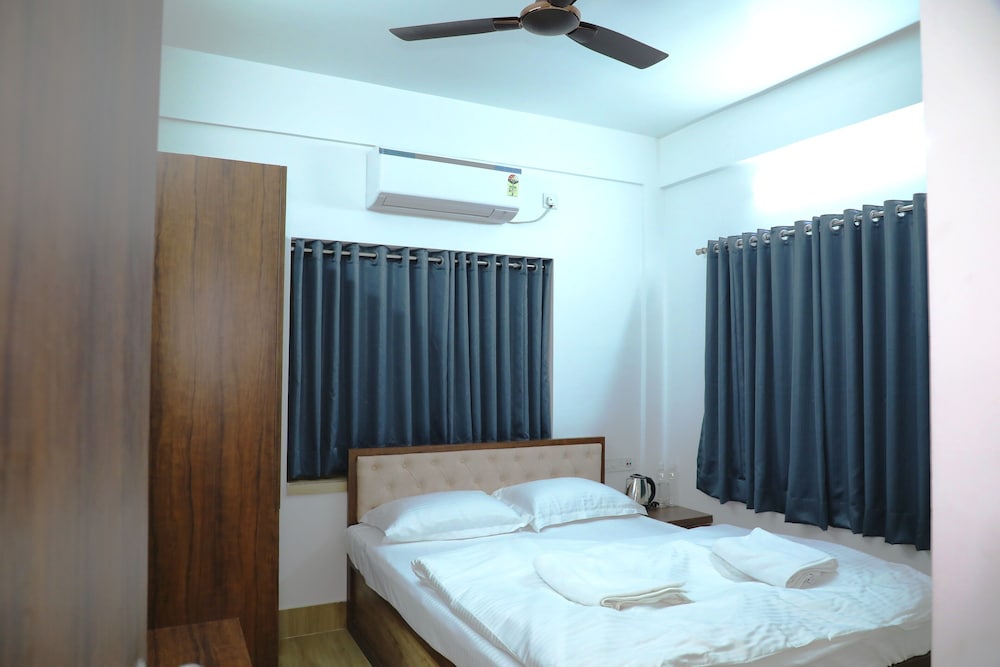 Aashhiana Guest House Entire 2BHK Service Apartments, Kolkata