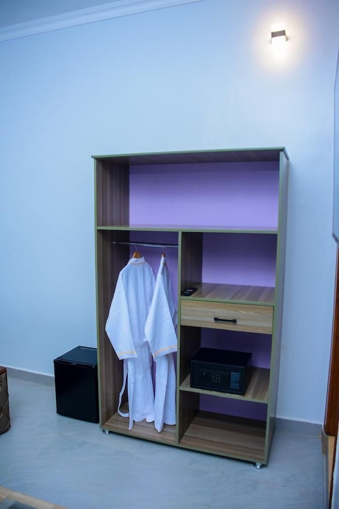 Rond Point Gorilla Boutique & Apartments