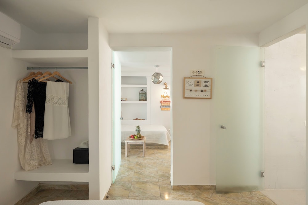Loukas & Emma Eco Houses