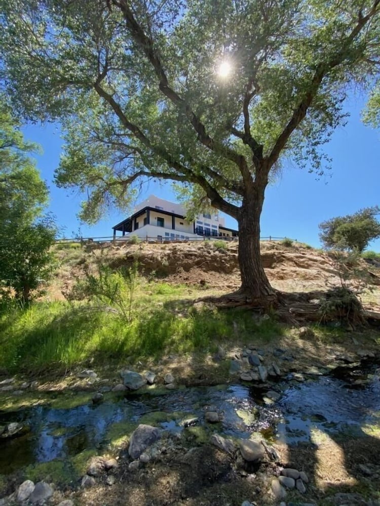 Creekside Lodge and Cabins