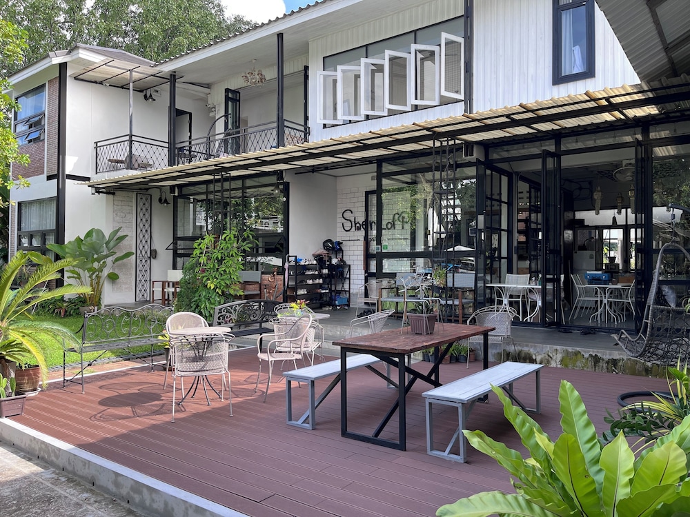 Sherloft Home & Hostel