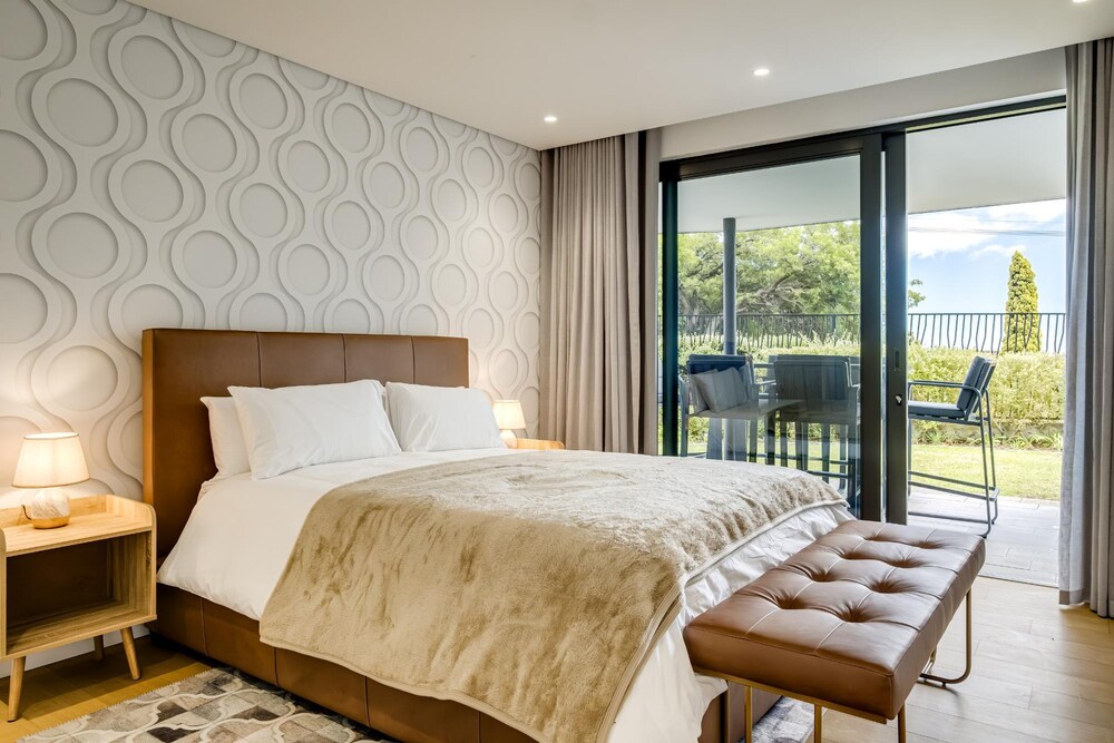 4BR Camps Bay Villa w Pool and Garden Casa Meya