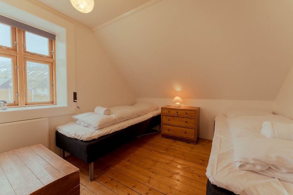 Charming 3 Bedroom House In A Peaceful Village view 3