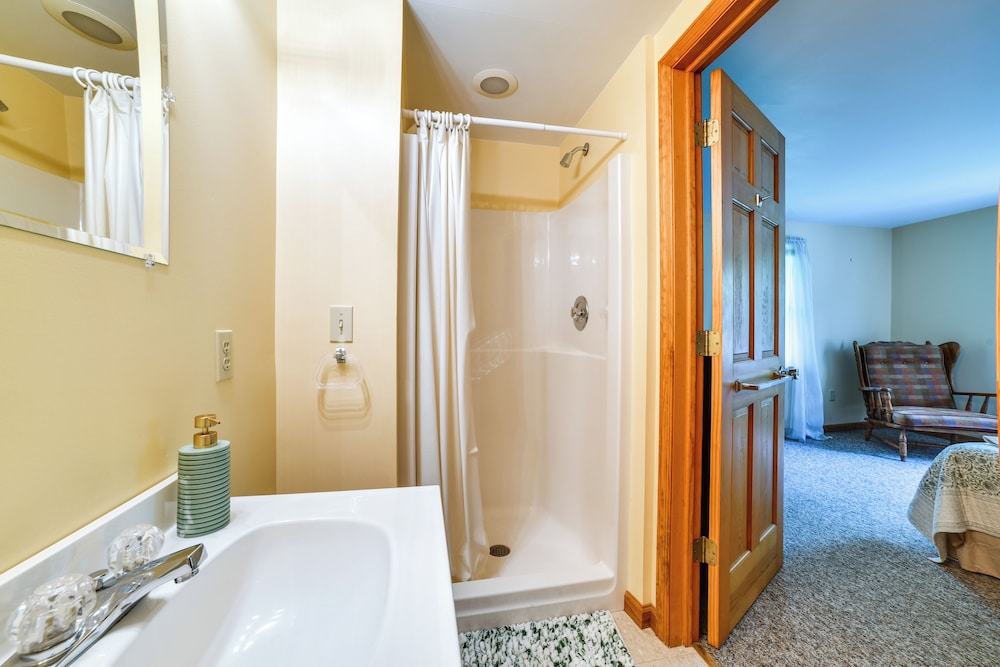 Hike & Baseball Near Cooperstown: Home on 30 Acres