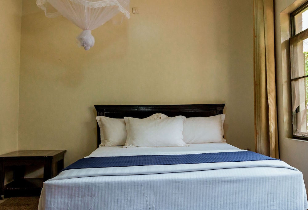 Nyumbani Cottages - Downtown view 5