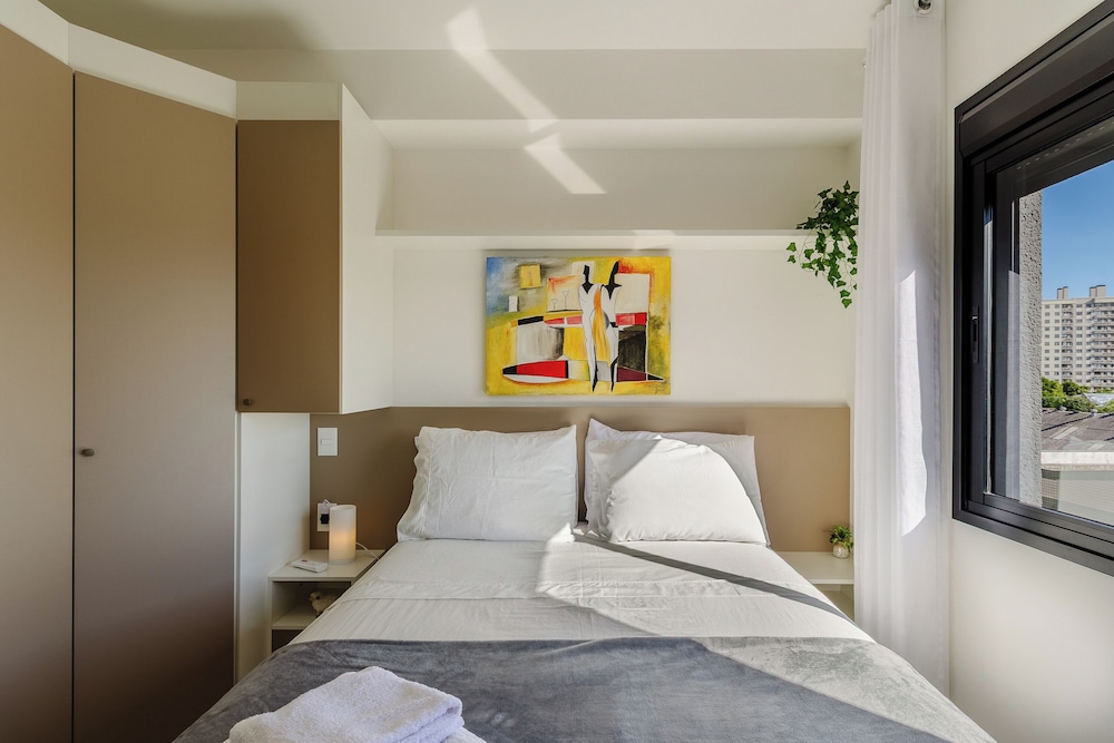 Beautiful Apartment in Condo With Pool Rpf0605