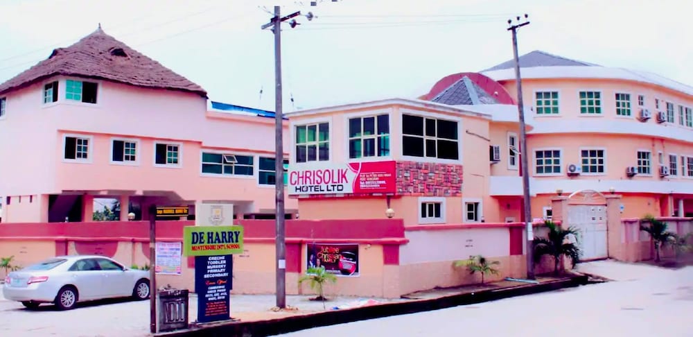 Chrisolik Hotel