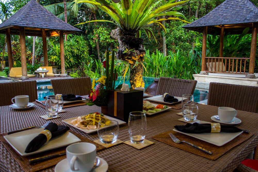 Arwana Estate