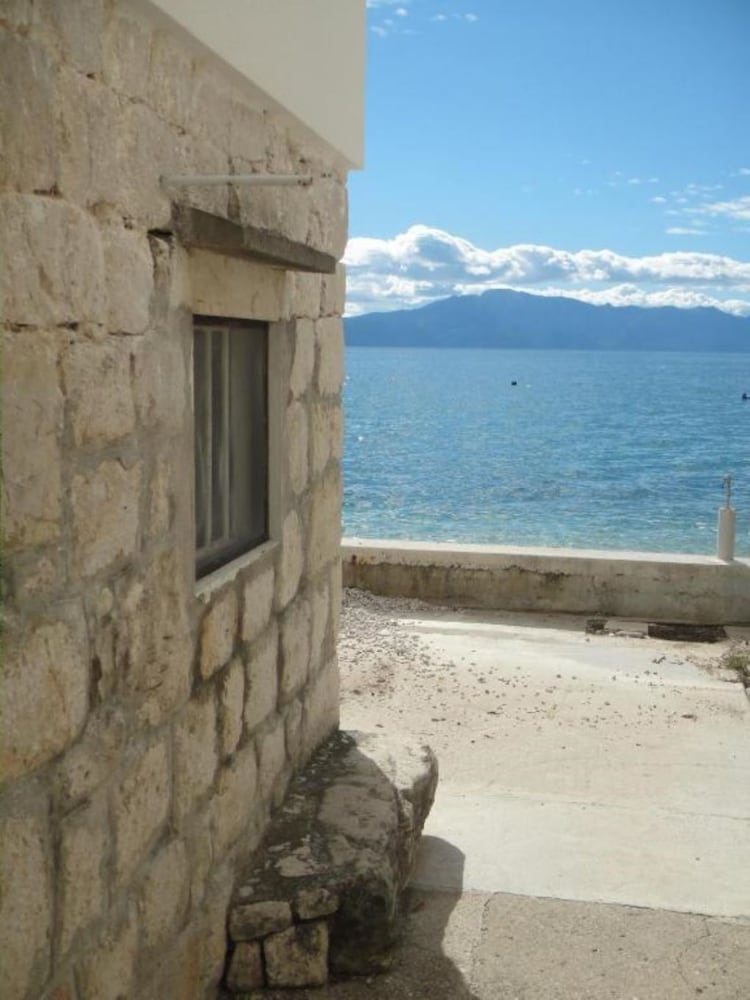 Sea View - Cosy & Comfortable - A4 Somina view 5