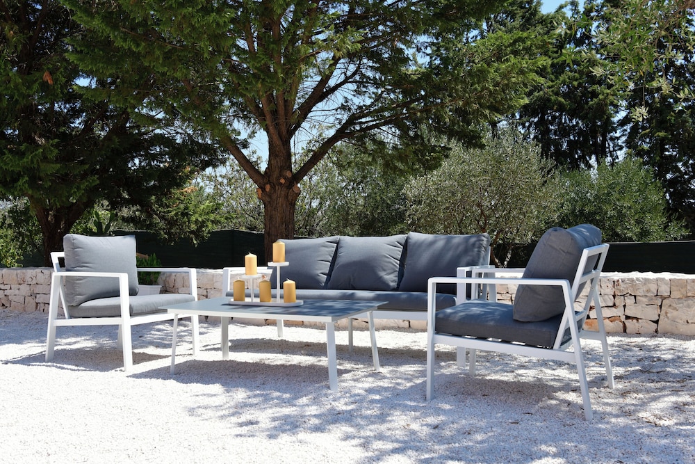Lamarossa Trulli & Suites
