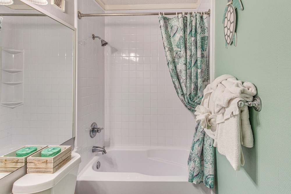 Steps to Beach: Myrtle Beach Condo w/ Resort Perks