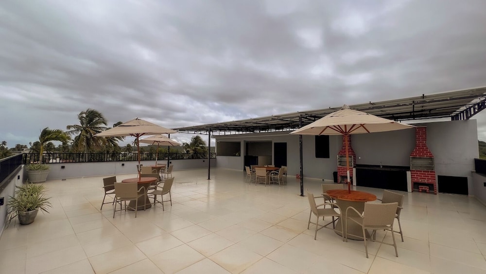 Apto Pet Friendly com Piscina a 100m da Orla