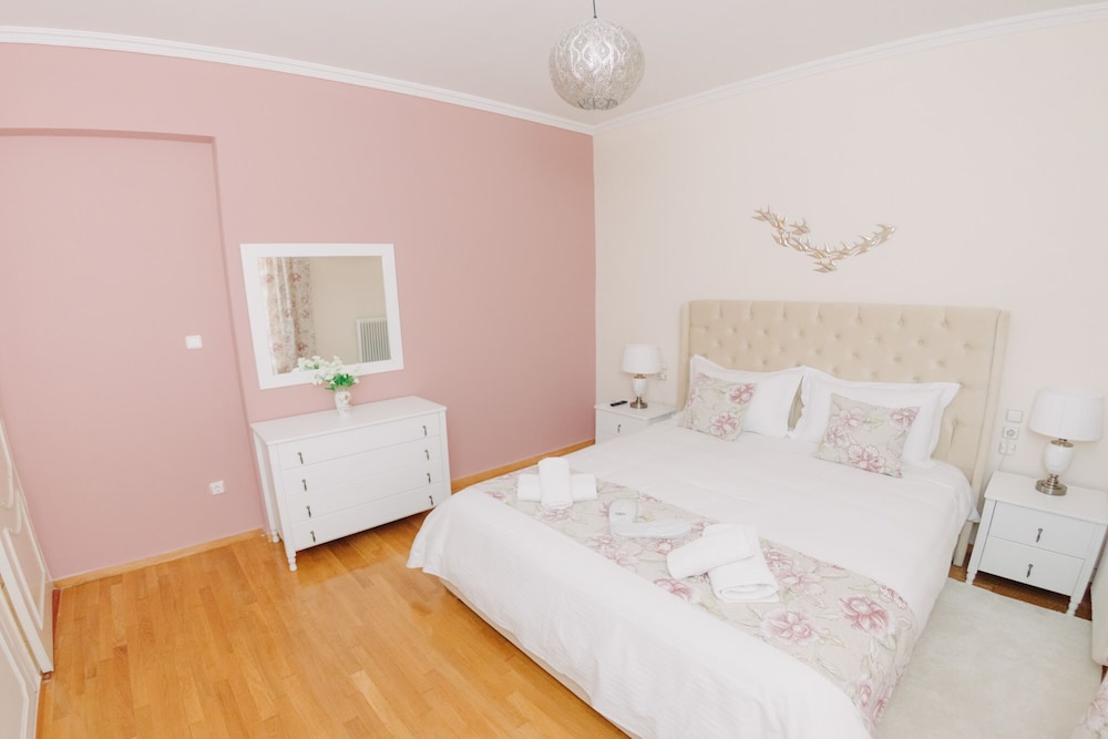 Best House Psila Alonia Sq. Luxury Patra view 3