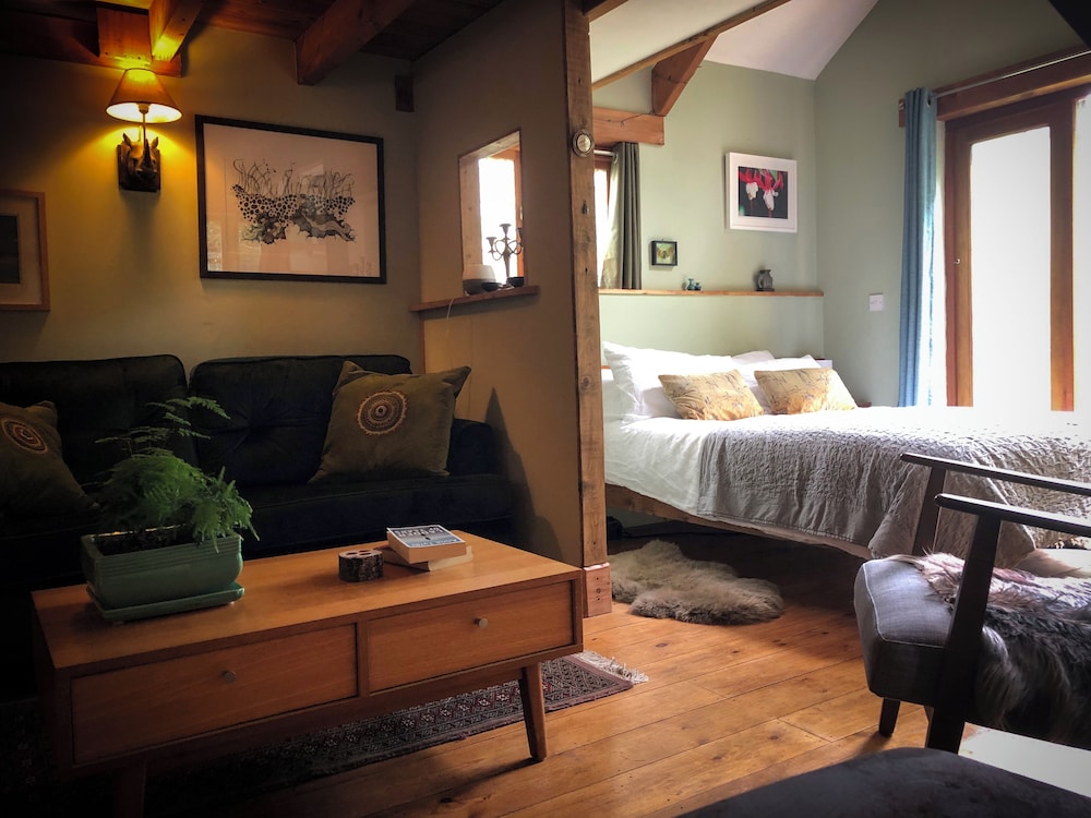 Eco-friendly Cornish Sanctuary Peaceful Location