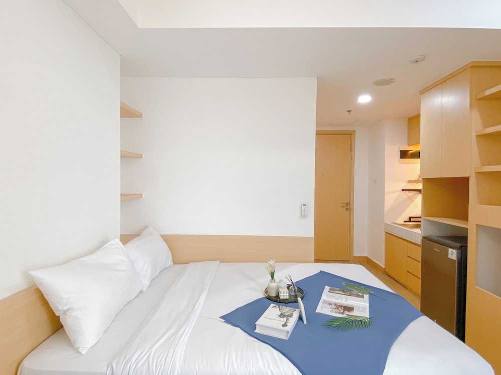 Studio Furnished At Pollux Chadstone Apartment
