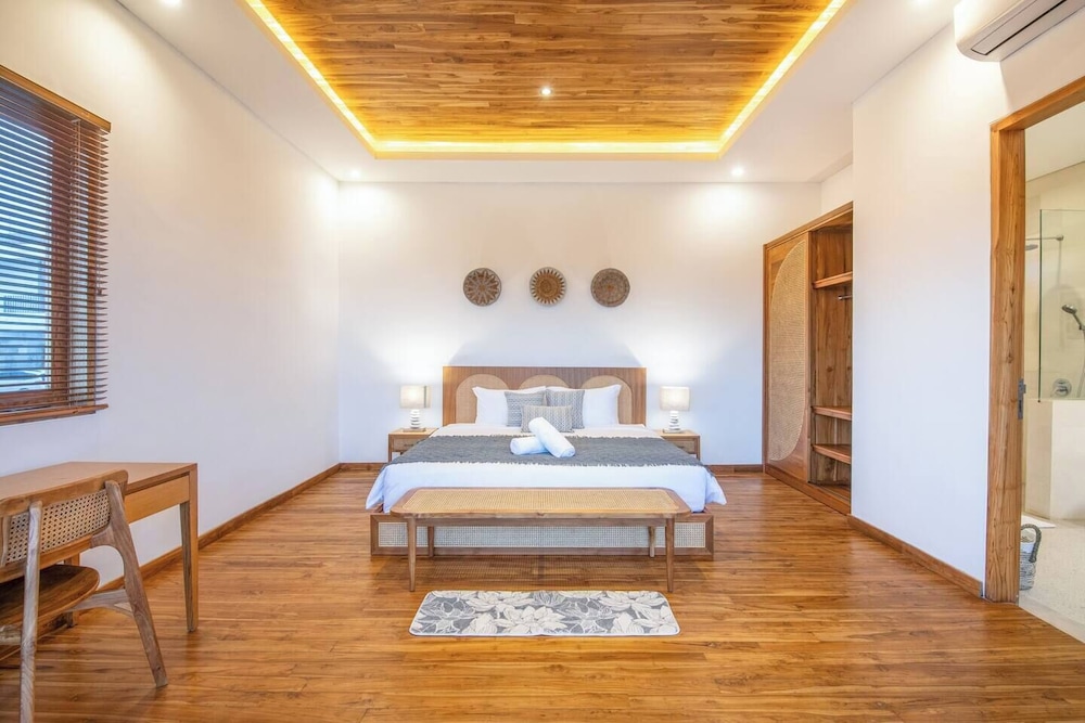 Luxurious 6 BR With Sea View, 5 Mins to Savaya