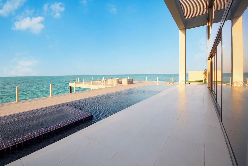Overwater Luxury Retreat - Nurai Island