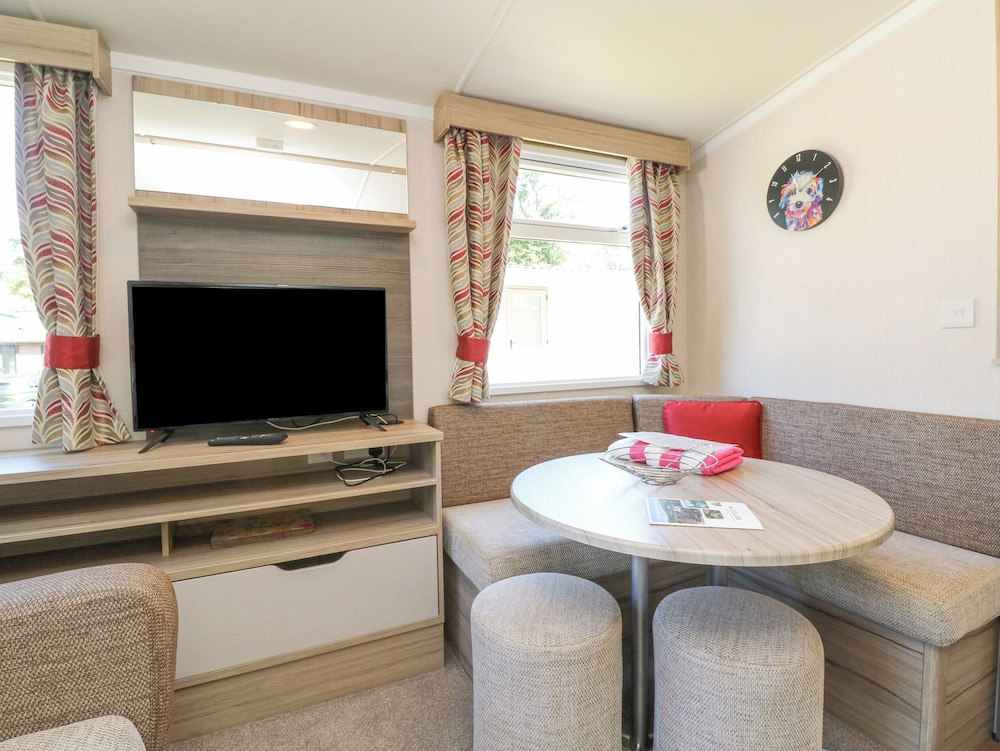 25 Manleigh Park