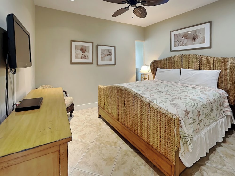 Seas the Day by Ryson Vacation Rentals