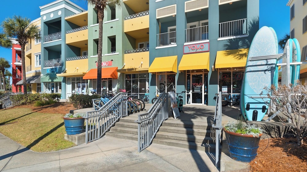 5BR Getaway w/ Private Pool, Golf Cart, 4 Bikes & 30A Convenience!