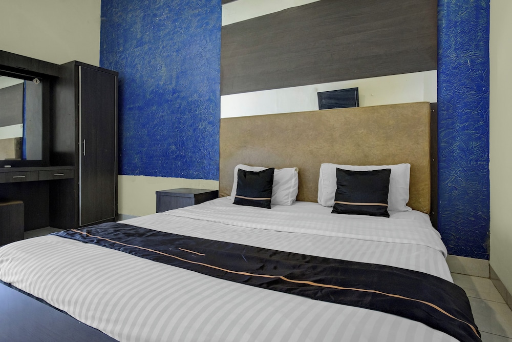 Hotel O near Universitas Widya Dharma
