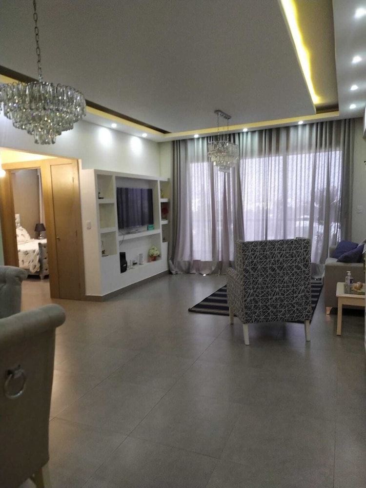 1br Luxury Condo Jacuzzi, gym Mountains With Parking lot