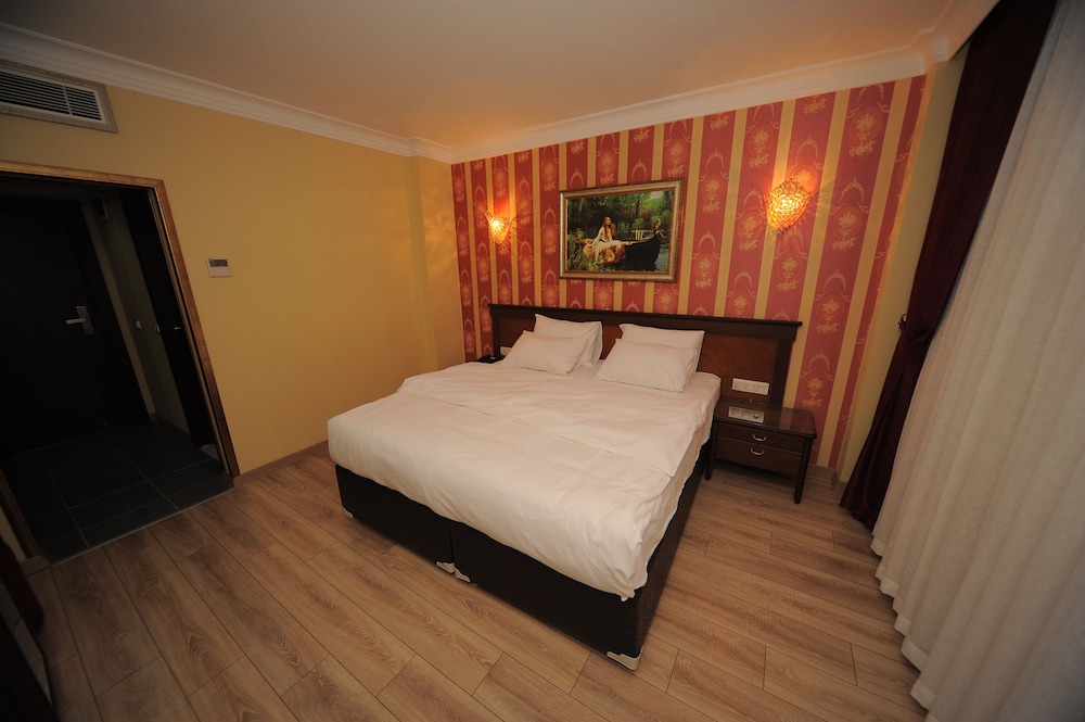 Golden Lake Otel - Image 37