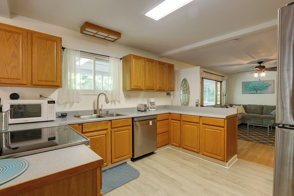 Harpers Ferry Cabin - Walk to Private Lake! - Property Image 25