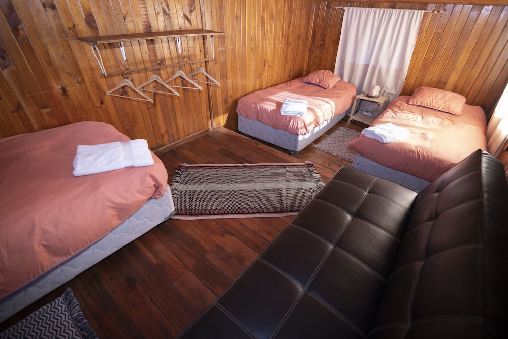 Hostal Cuatro Estaciones - Hostel