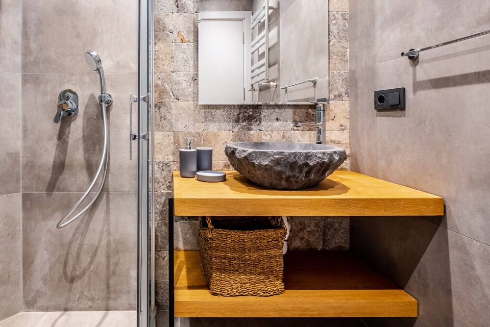 Vibrant Flat Next to Bostanci Marmaray Station
