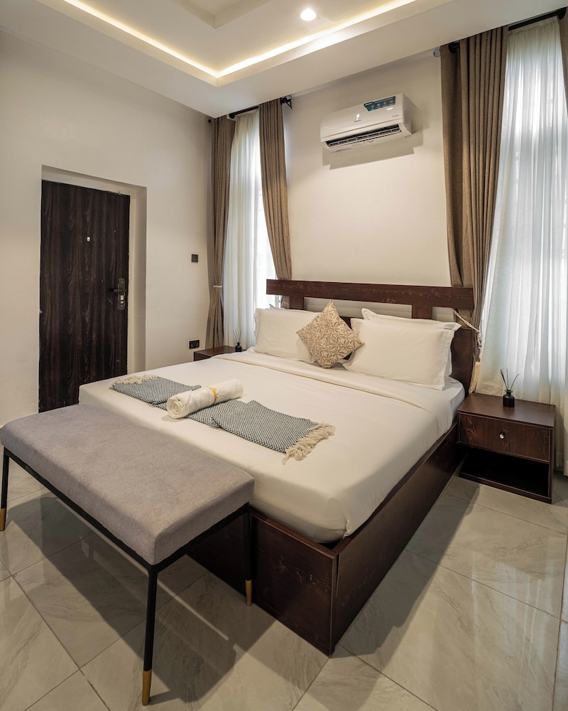 George Residence Ologolo Lekki