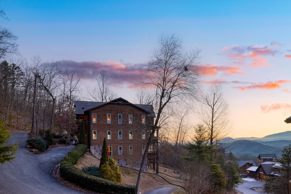 A View for All Seasons Luxe Smoky Mountain Cabin With Hot Tubs Game Room